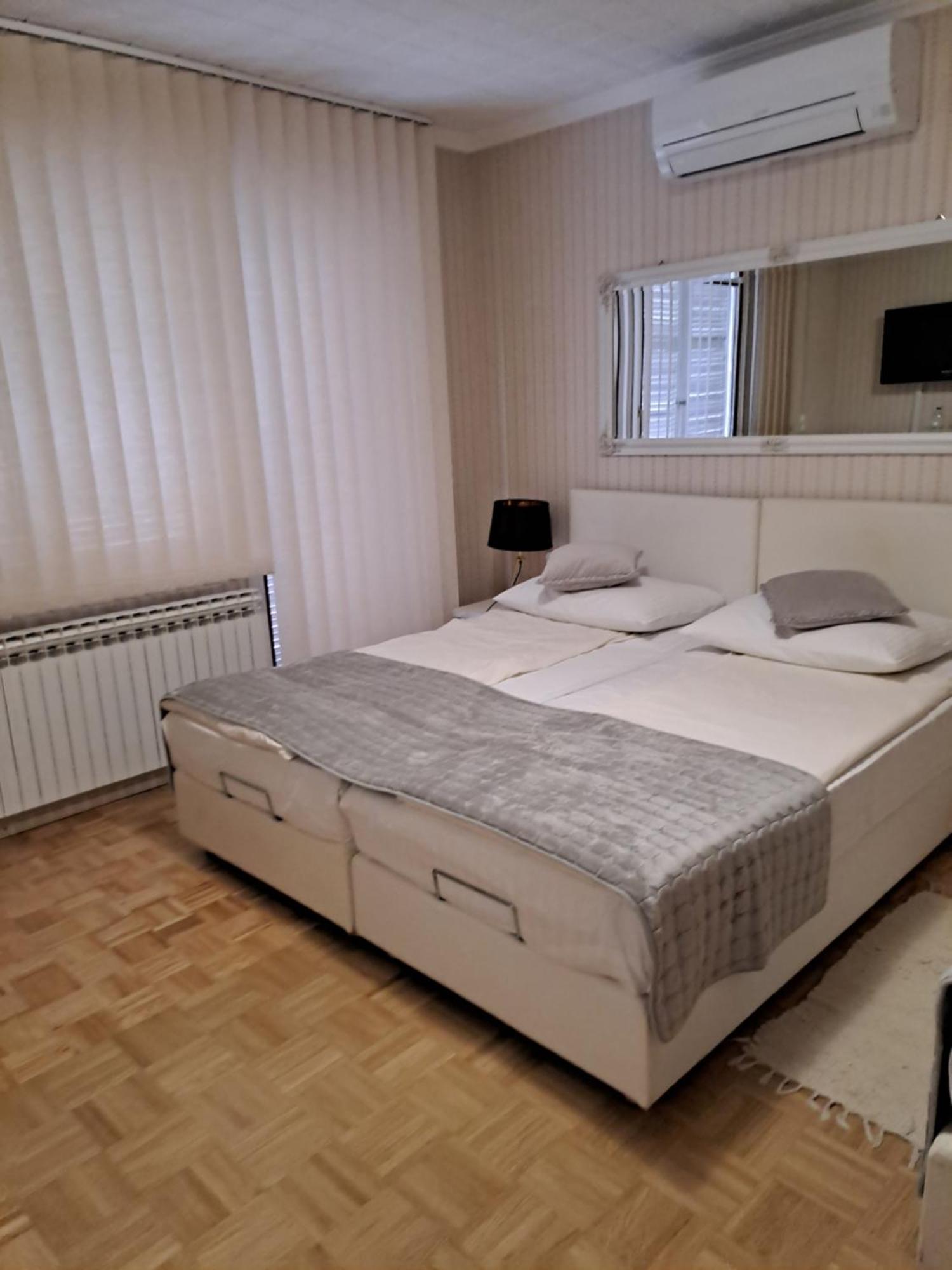 Accommodation Zara Vukovar Buitenkant foto